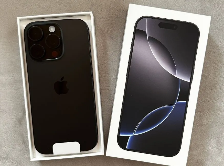 Apple iPhone 16 Pro Max | iPhone 16 Pro | iPhone 16 | iPhone Image 9