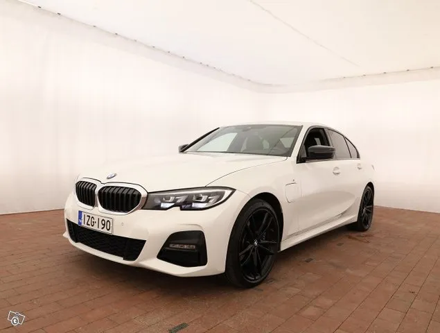 BMW 330 G20 Sedan 330e xDrive A Charged Edition M Sport - Su Image 4